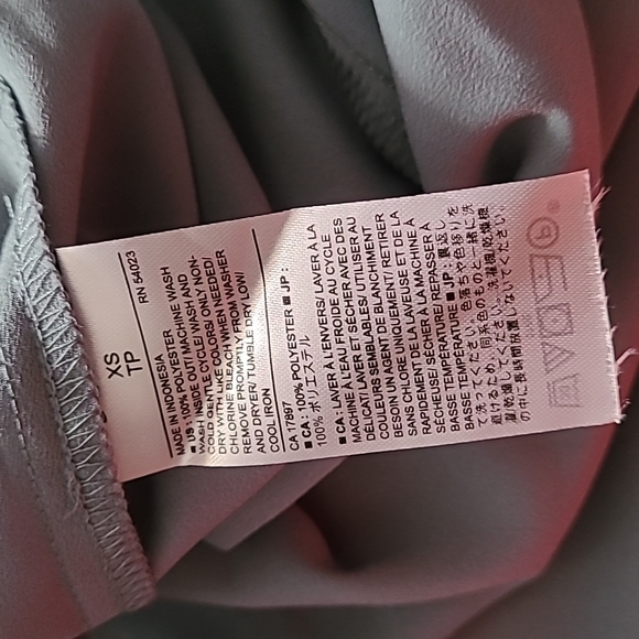 Banana Republic Flowy V-neck Overlap Tank - Picture 5 of 6